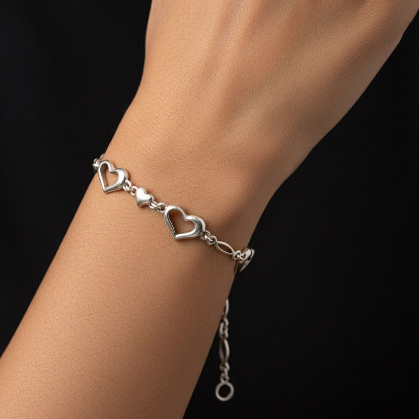 Velin Heart Bracelet